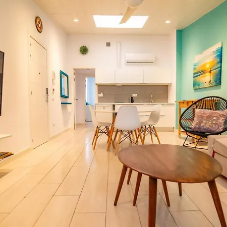 Costa Lairaga Beachfront! Air Conditioned Apartment