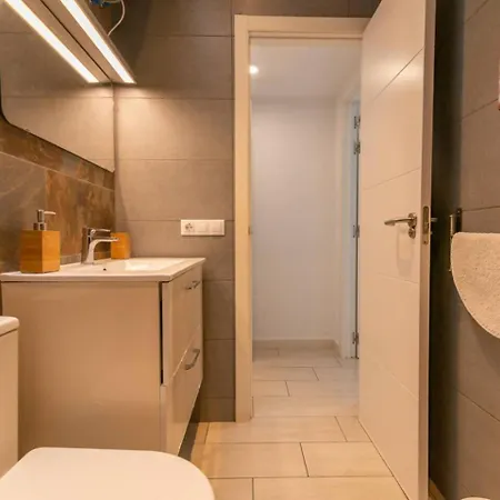 Daire Costa Lairaga Beachfront! Air Conditioned