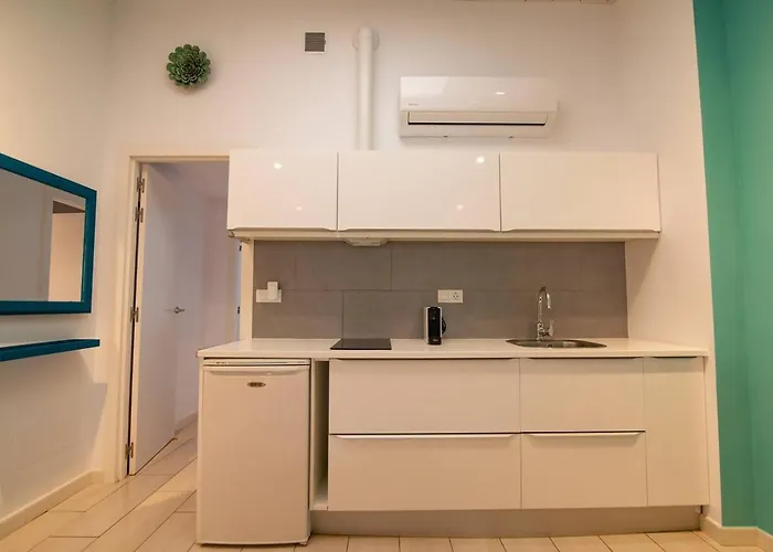 Апартаменти Costa Lairaga Beachfront! Air Conditioned *