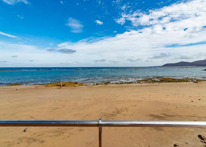 Costa Lairaga Beachfront! Air Conditioned Apartment *